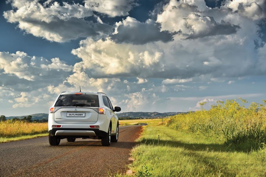  Mitsubishi Outlander 2015 года  (ZA) (фото 8 из 10)